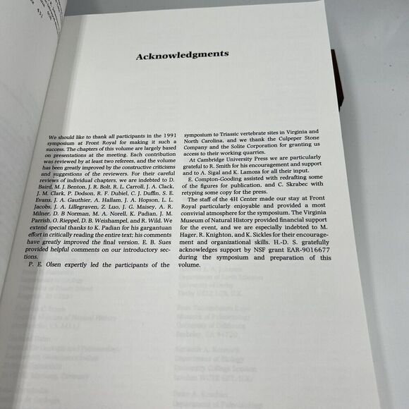 IN THE SHADOW OF THE DINOSAURS: EARLY MESOZOIC TETRAPODS By Nicholas C. Fraser - Picture 9 of 12